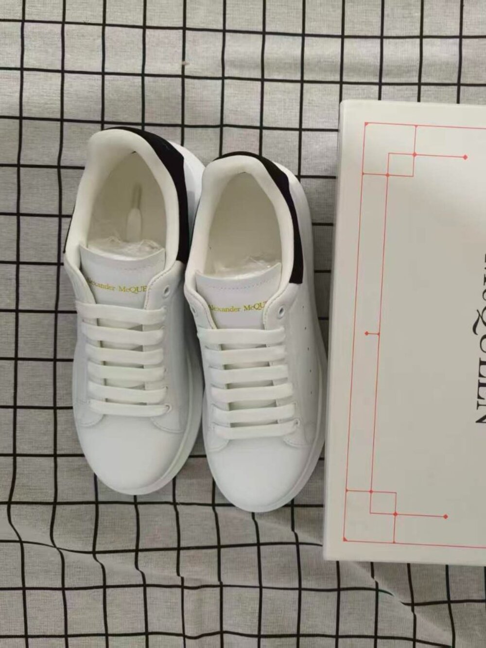 Alexander McQueen Oversized Sneakers White Leather Black Heel Tab, EU 42